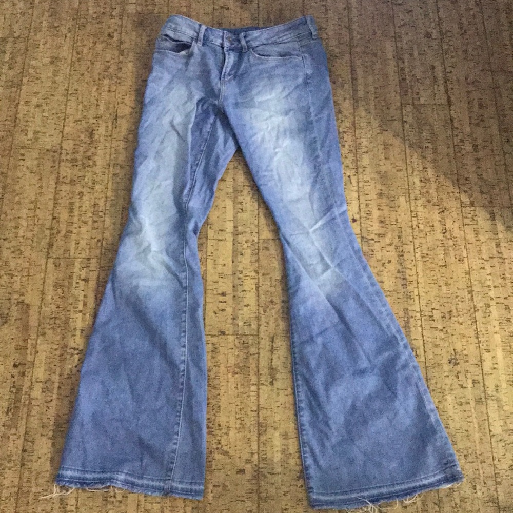 lightwash bootcut jeans